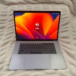 Apple MacBook Pro - Sleek Silver Design